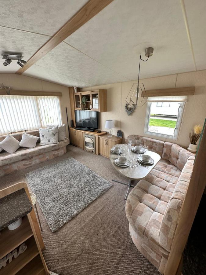 6 Berth Caravan On Marine Holiday Park Hotel Rhyl Exterior foto