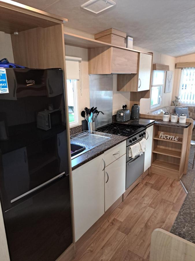 6 Berth Caravan On Marine Holiday Park Hotel Rhyl Exterior foto
